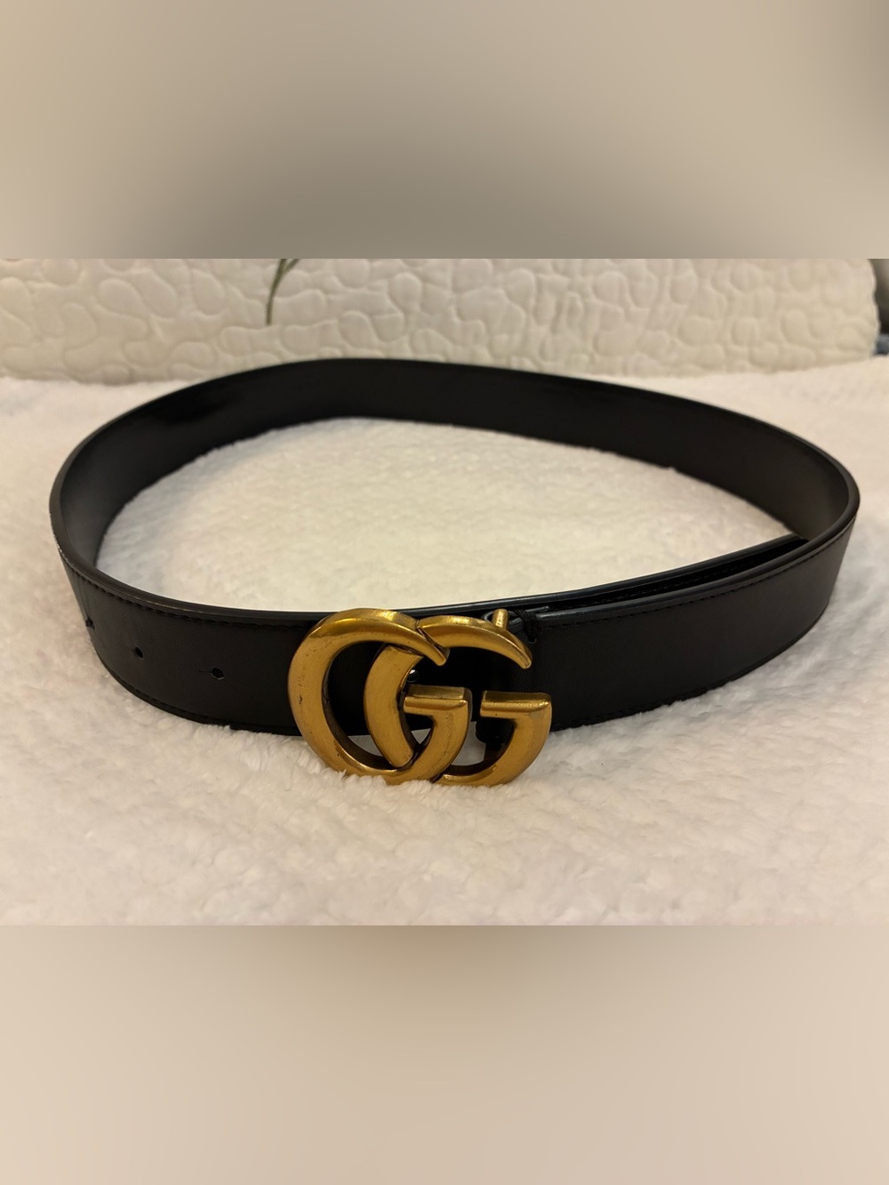 Women’s Gucci Black Leather Belt with Gold Double G Logo Buckle… 40in in length
